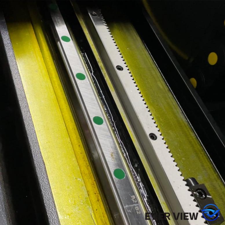 Lazer kesim makinelerinin günlük bakımında önemli noktalar nelerdir? EVER VIEW Machinery, ekipmanınızın servis ömrünü nasıl uzatacağınızı size öğretir.